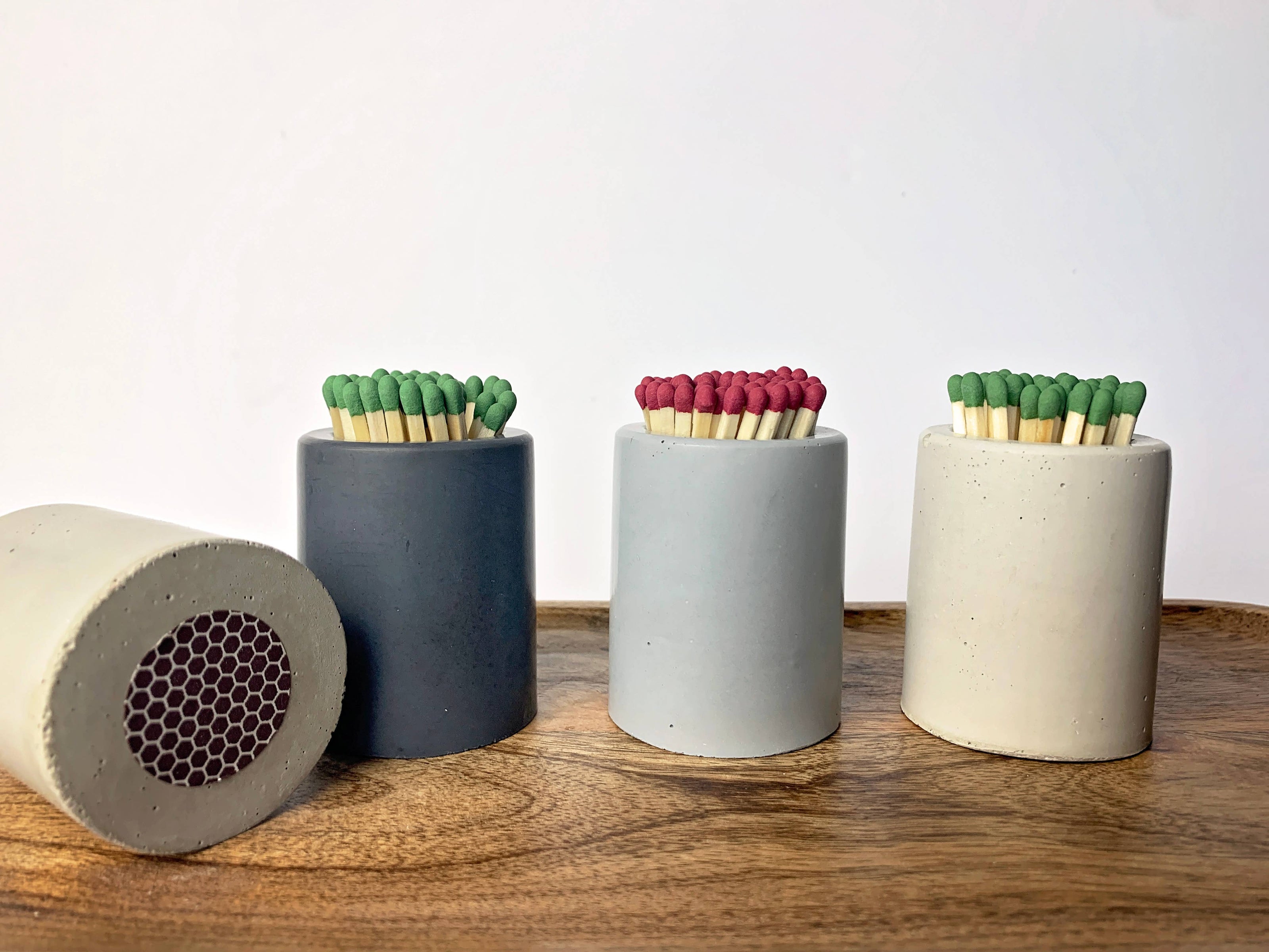 Concrete Match Holder with Striker Bottom: White / Green
