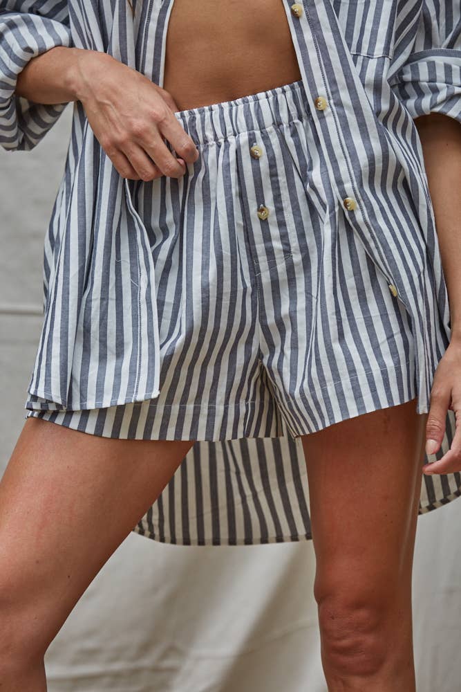 L8492B | Woven Cotton Striped Wide Leg Shorts : Ivory Taupe / M