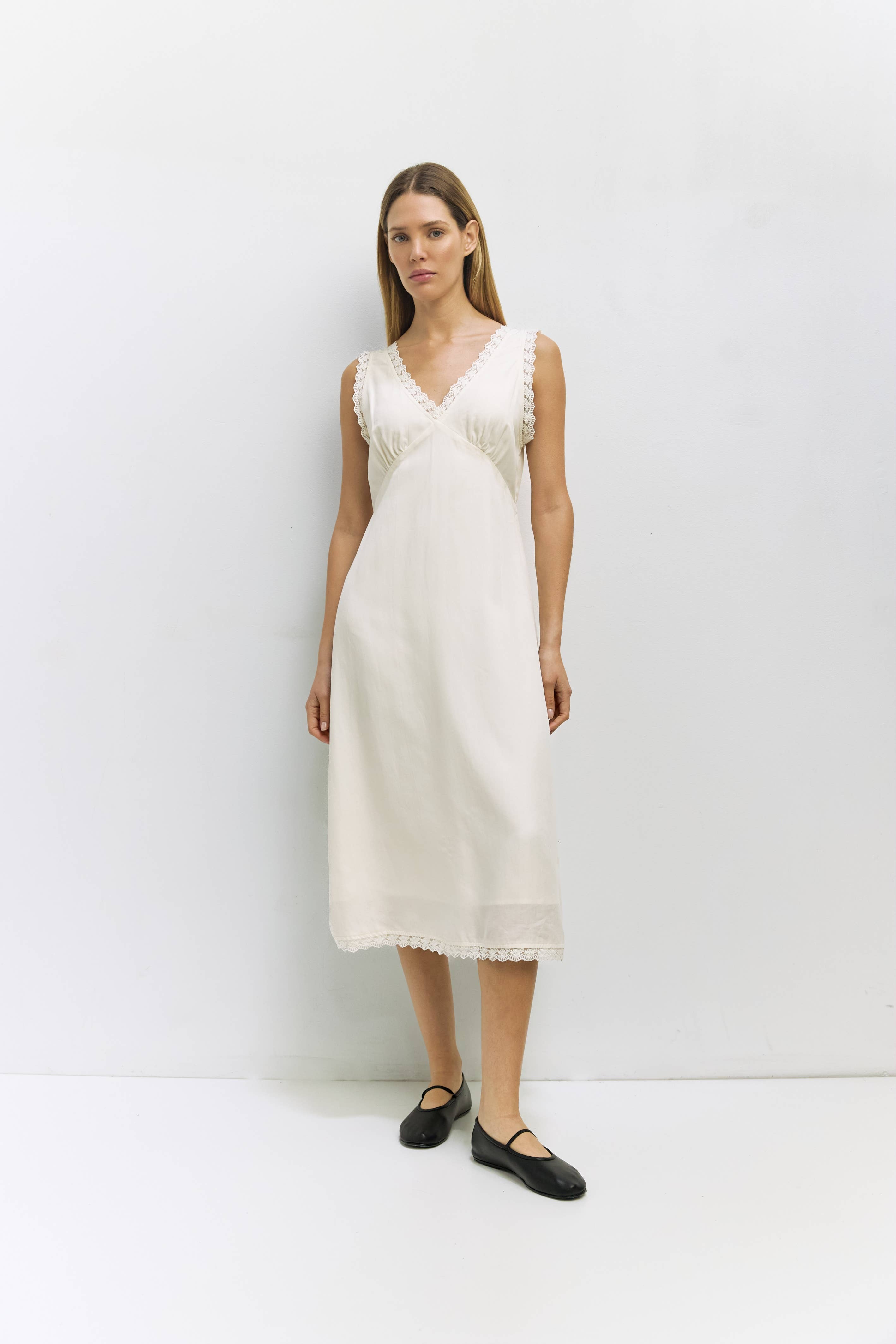 The Mara Lace Trim Midi Dress