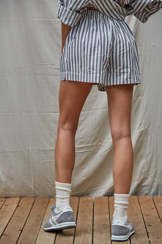 L8492B | Woven Cotton Striped Wide Leg Shorts : Ivory Taupe / M