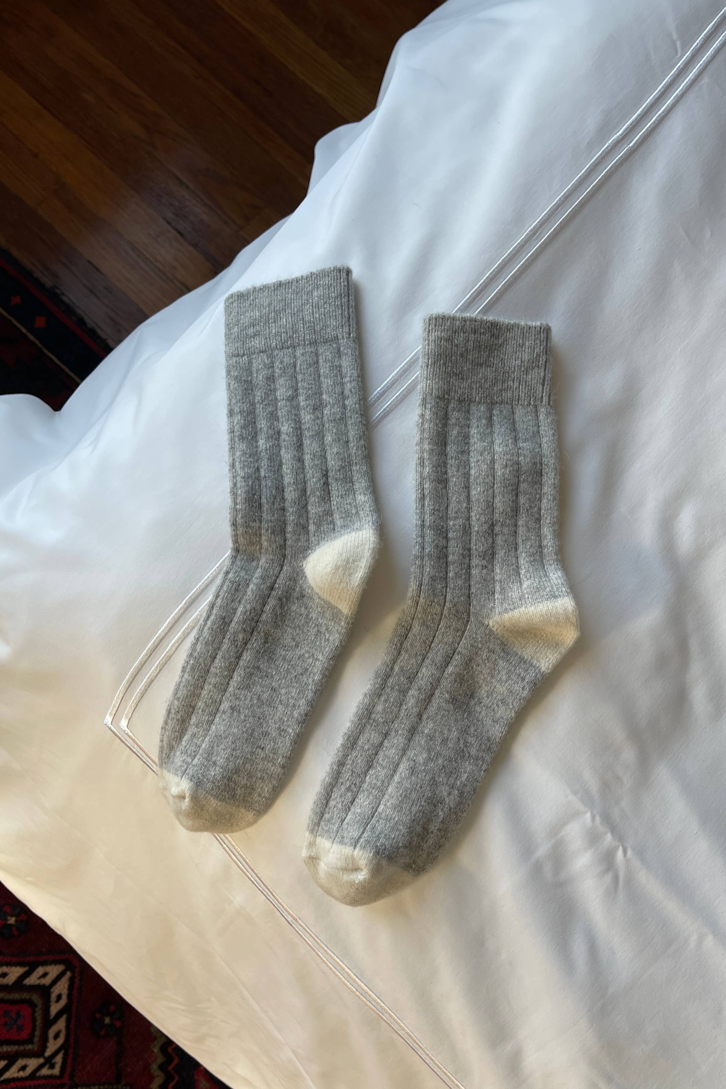 Classic Cashmere Socks: Grey Melange