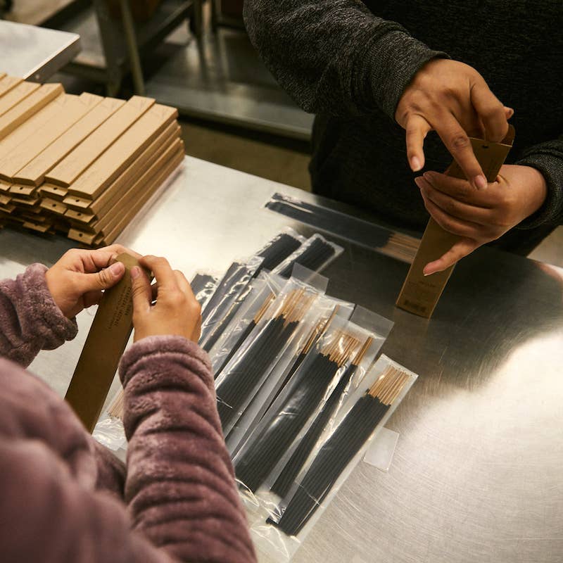 P.F. Candle Teakwood & Tobacco - Incense