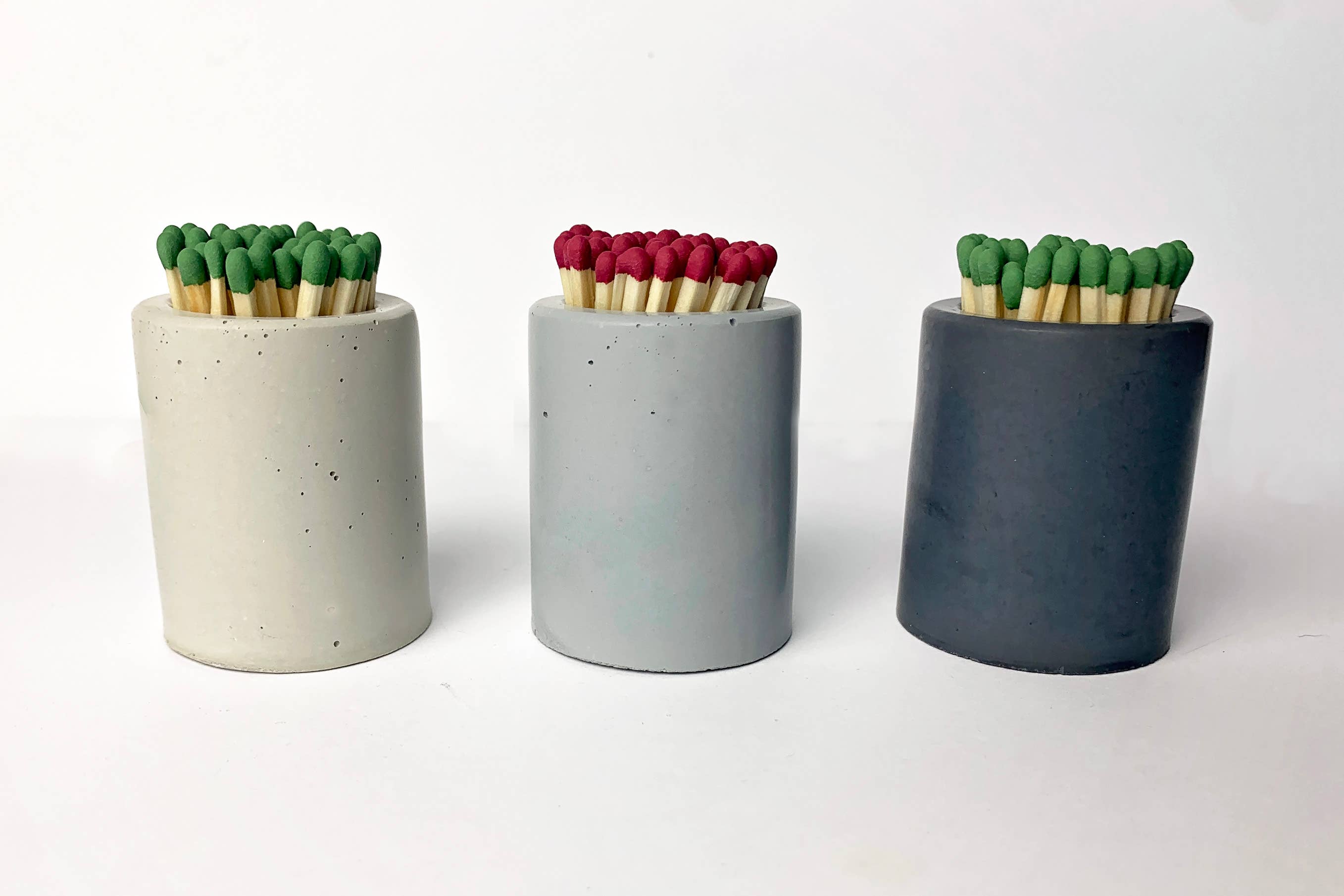 Concrete Match Holder with Striker Bottom: White / Green