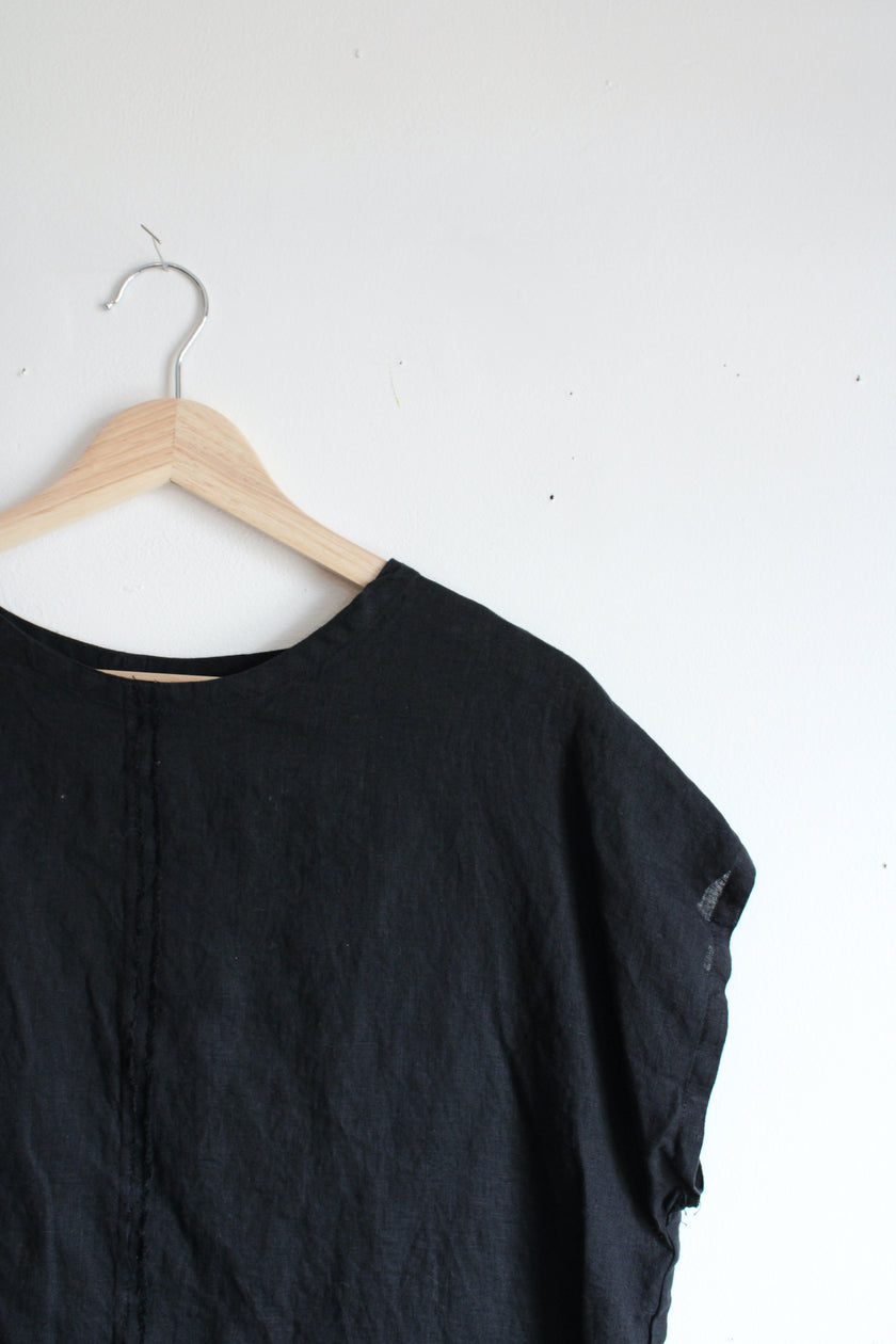 Short sleeve Alix top in black mid weight linen