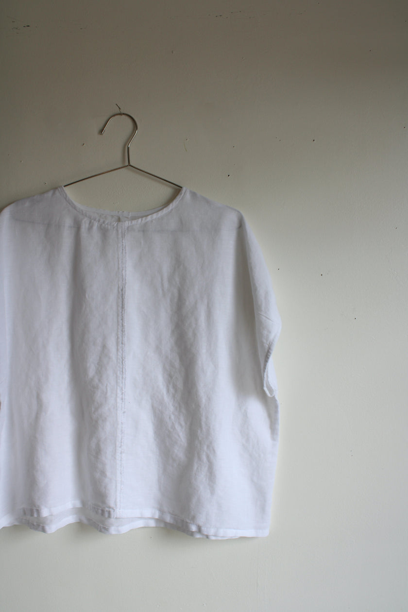 Short sleeve Alix top in white mid weight linen