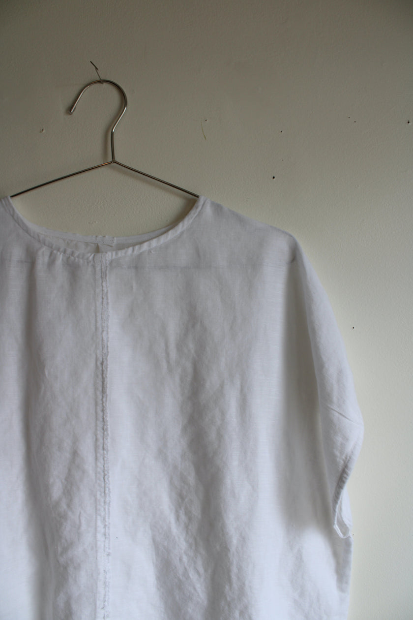 Short sleeve Alix top in white mid weight linen