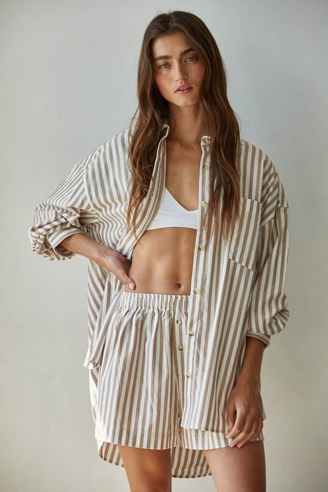 L8492B | Woven Cotton Striped Wide Leg Shorts : Ivory Taupe / M