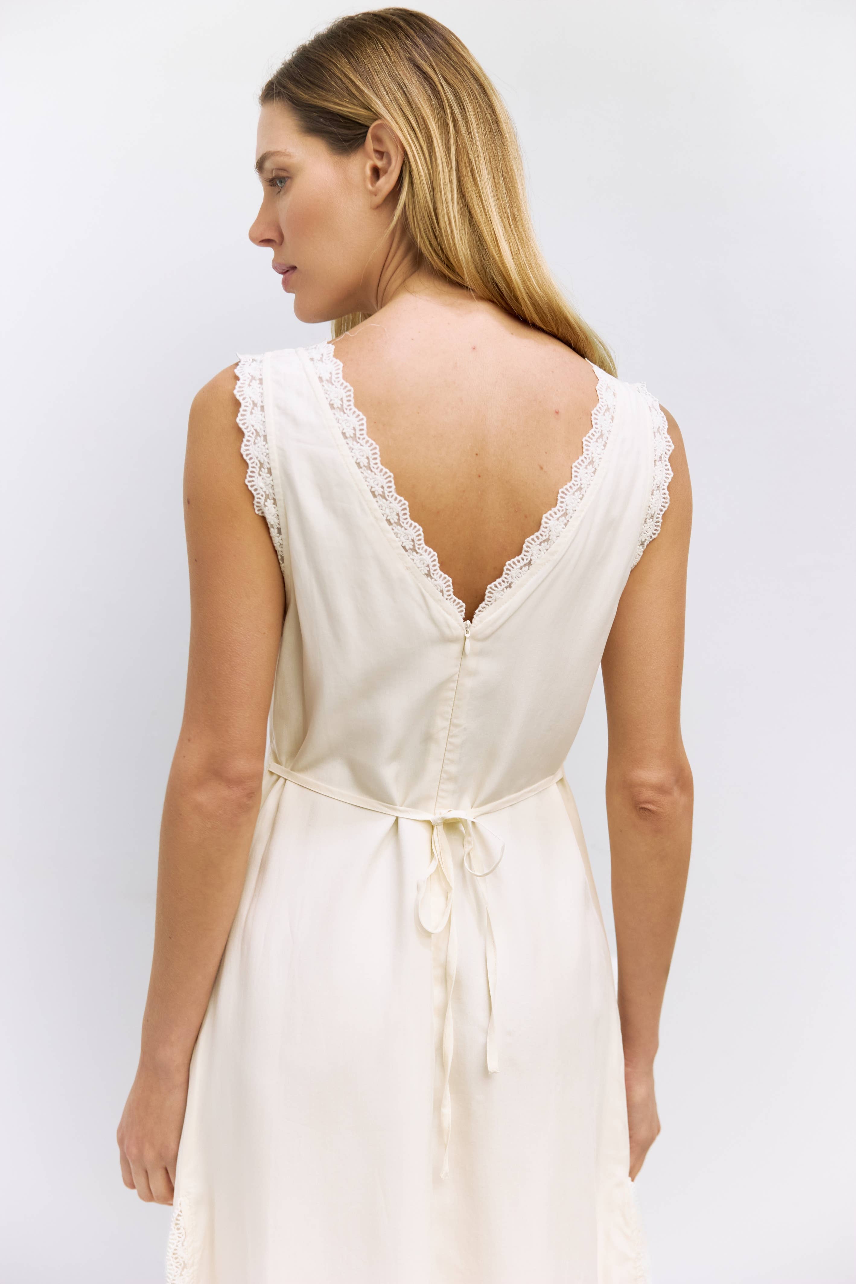 The Mara Lace Trim Midi Dress