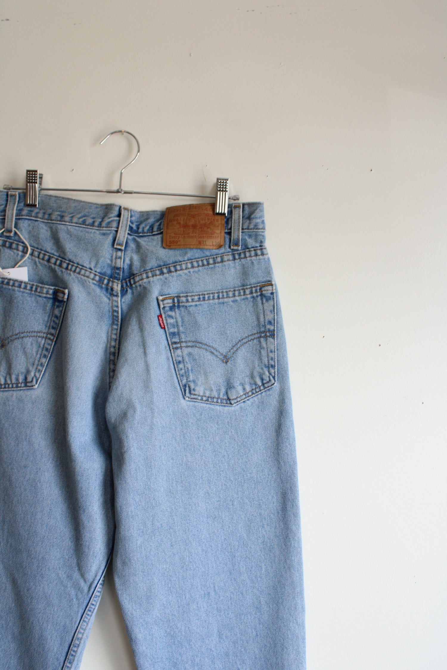 Vintage Levi's 550 in Light Wash