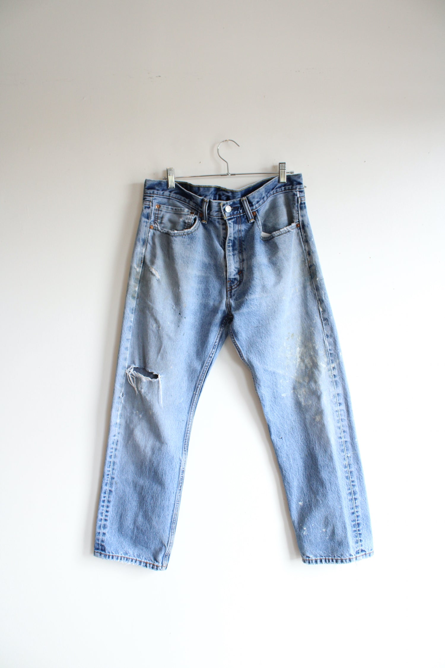 Levi's 505 in Modern Distressed Wash