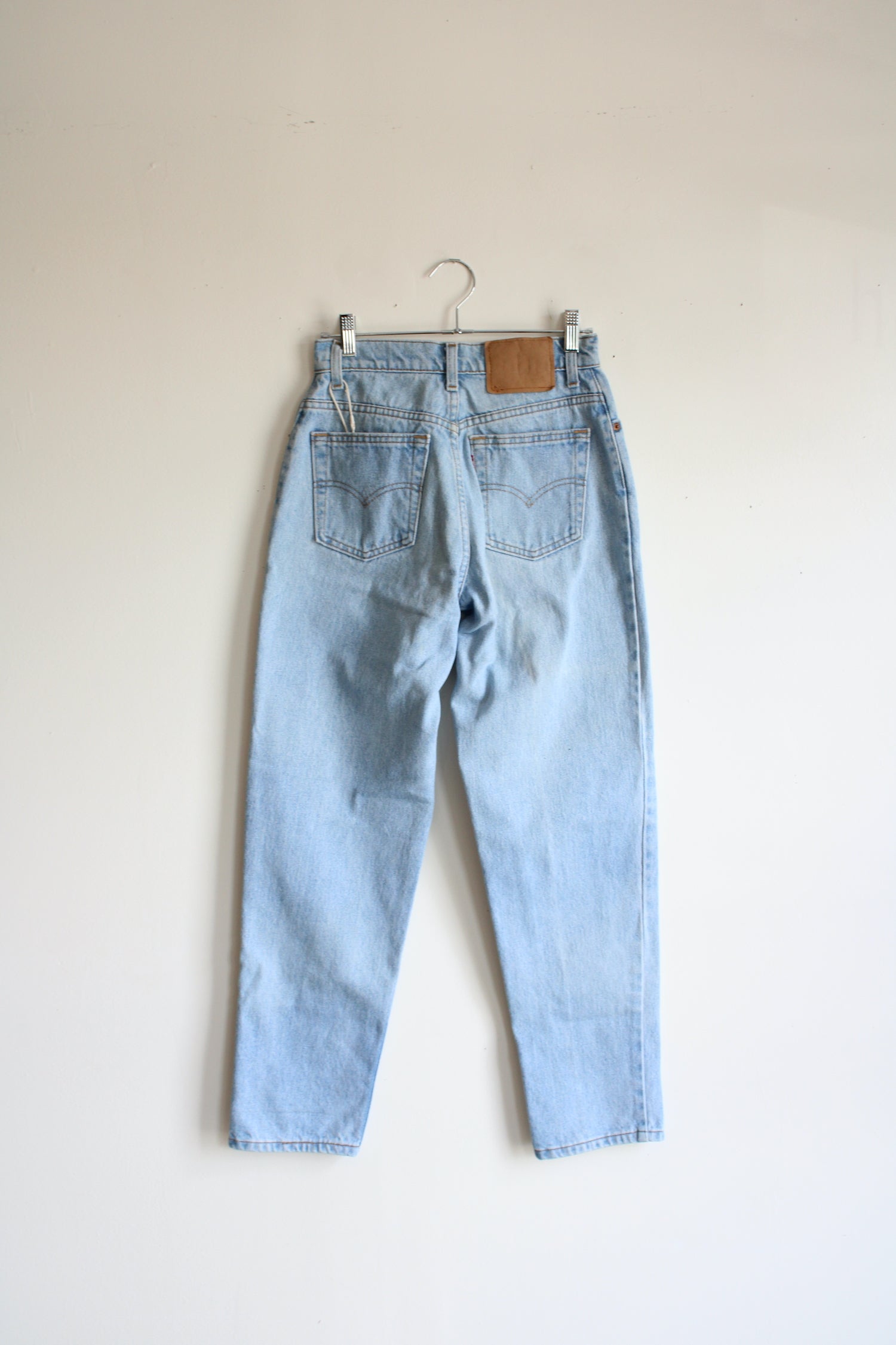 Vintage Levi's 550 in Extra Light Wash