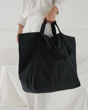 Load image into Gallery viewer, Baggu Travel Cloud Bag in Black
