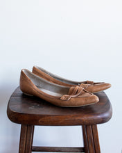 Load image into Gallery viewer, Beige Leather Pointed Flats
