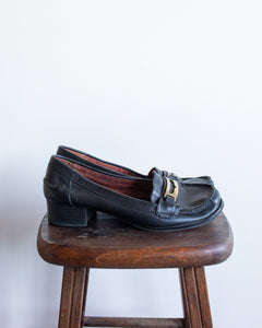 Brass Buckle Black Pebble Leather Driving Shoes | W11