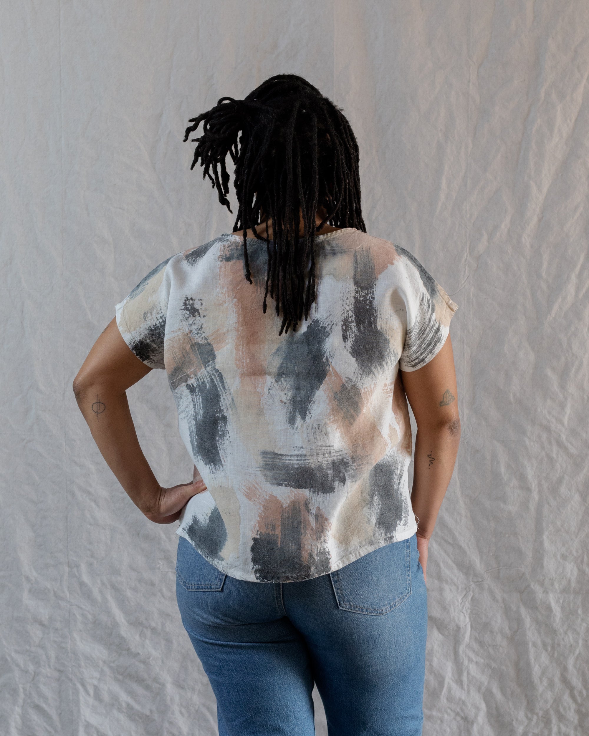 Short sleeve Alix top in hand painted mid weight linen