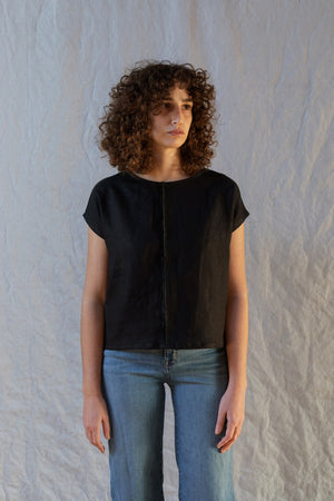 Short sleeve Alix top in black mid weight linen