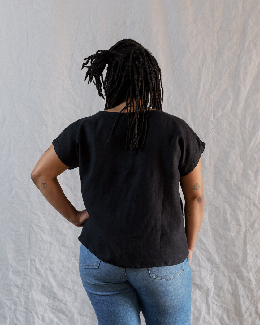 Short sleeve Alix top in black mid weight linen