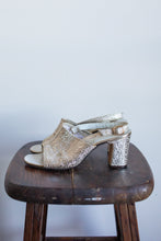 Load image into Gallery viewer, Gold Tone Block Pumps | W6
