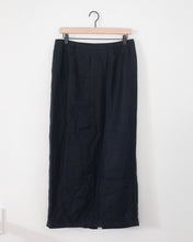 Load image into Gallery viewer, Black Linen Pencil Skirt
