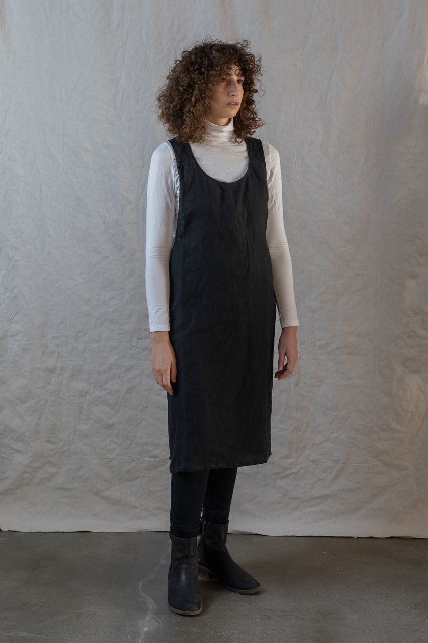 Kiki pinafore in black mid weight linen