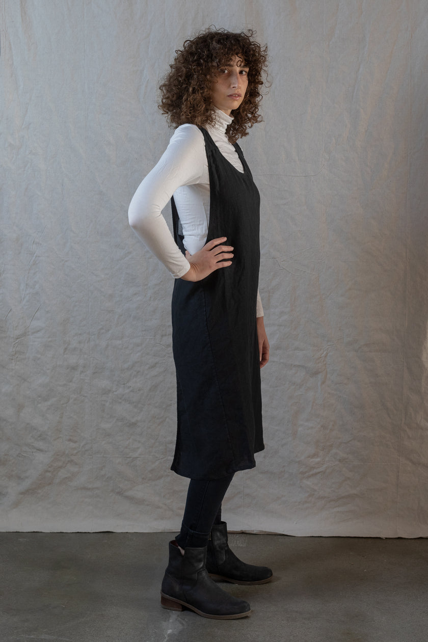 Kiki pinafore in black mid weight linen